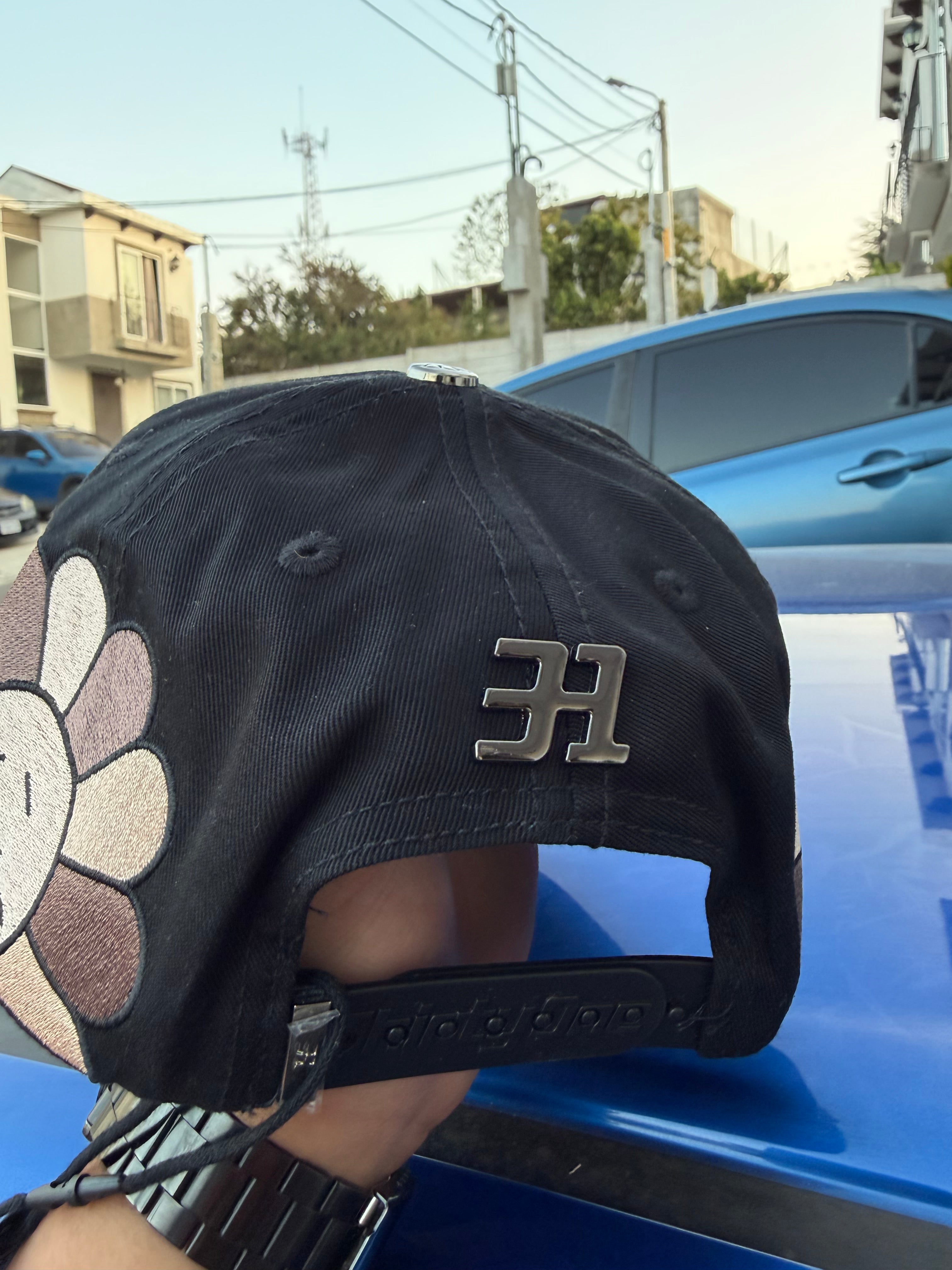 THIRTY ONE HATS MURAKAMK NEGRA