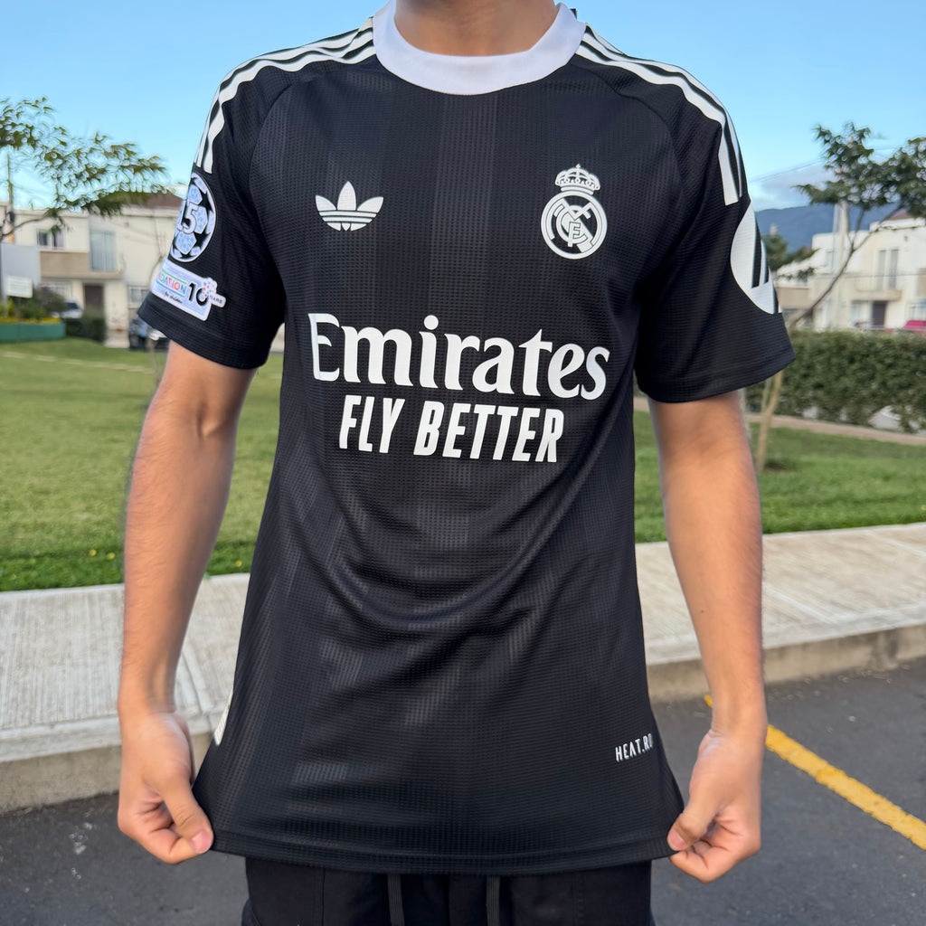 Kit Negro Real Madrid
